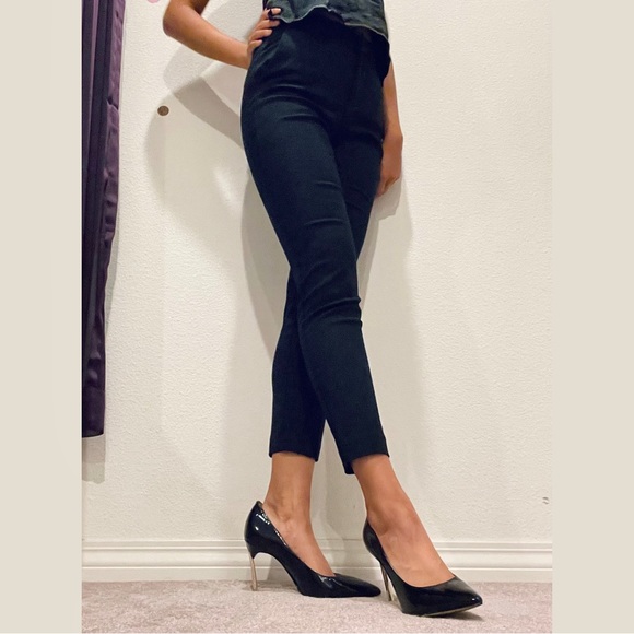 H&M Ankle-Length Black Dress Pants, Size 2 - Picture 4 of 8